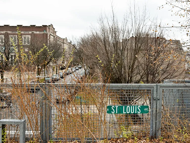 1934 N Saint Louis Ave — Photo 18