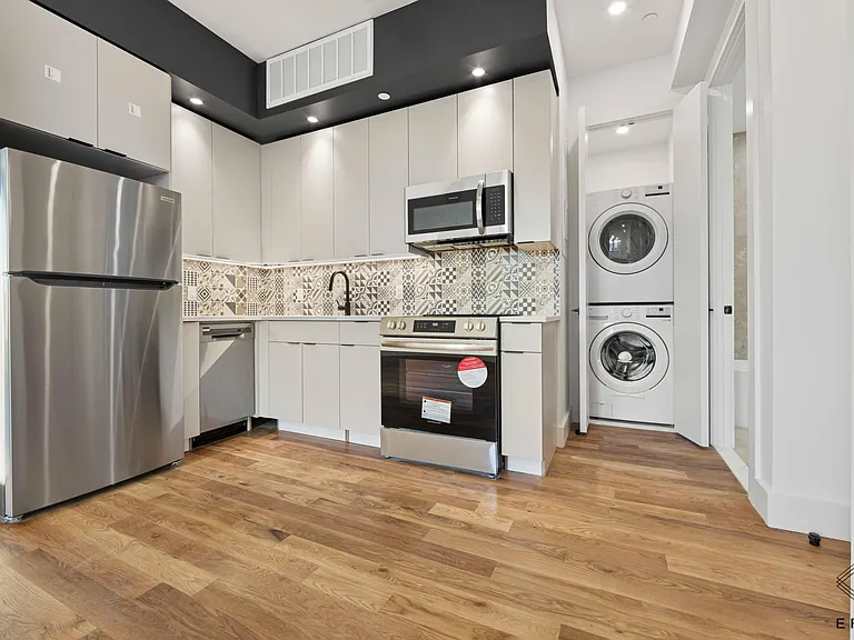 917 Broadway #2B — Photo 2