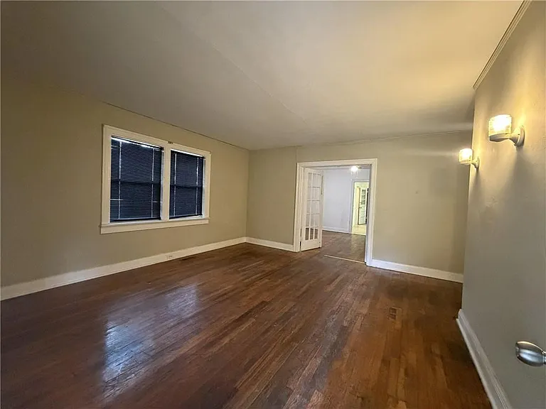 2353 Shelby St — Photo 8