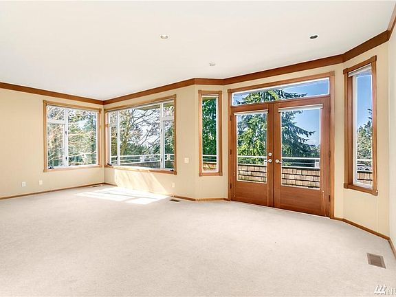 3rd image of 5041 112th Ave NE