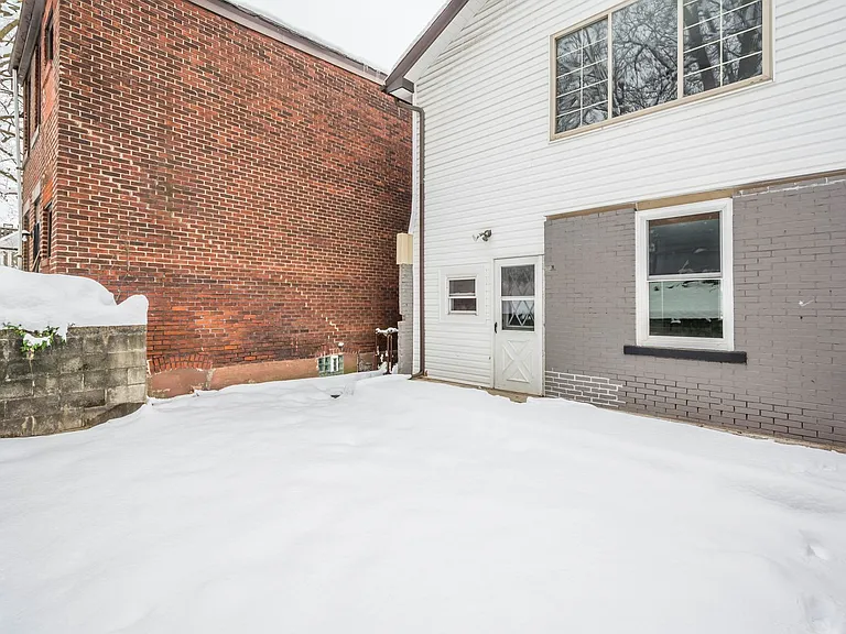 122 Kirk Ave — Photo 15