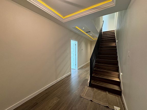 5th image of 210 Veracruz Dr #112