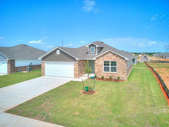 3rd image of 932 S Bear Ln