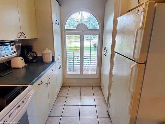 5th image of 407 Stephen Dr #407