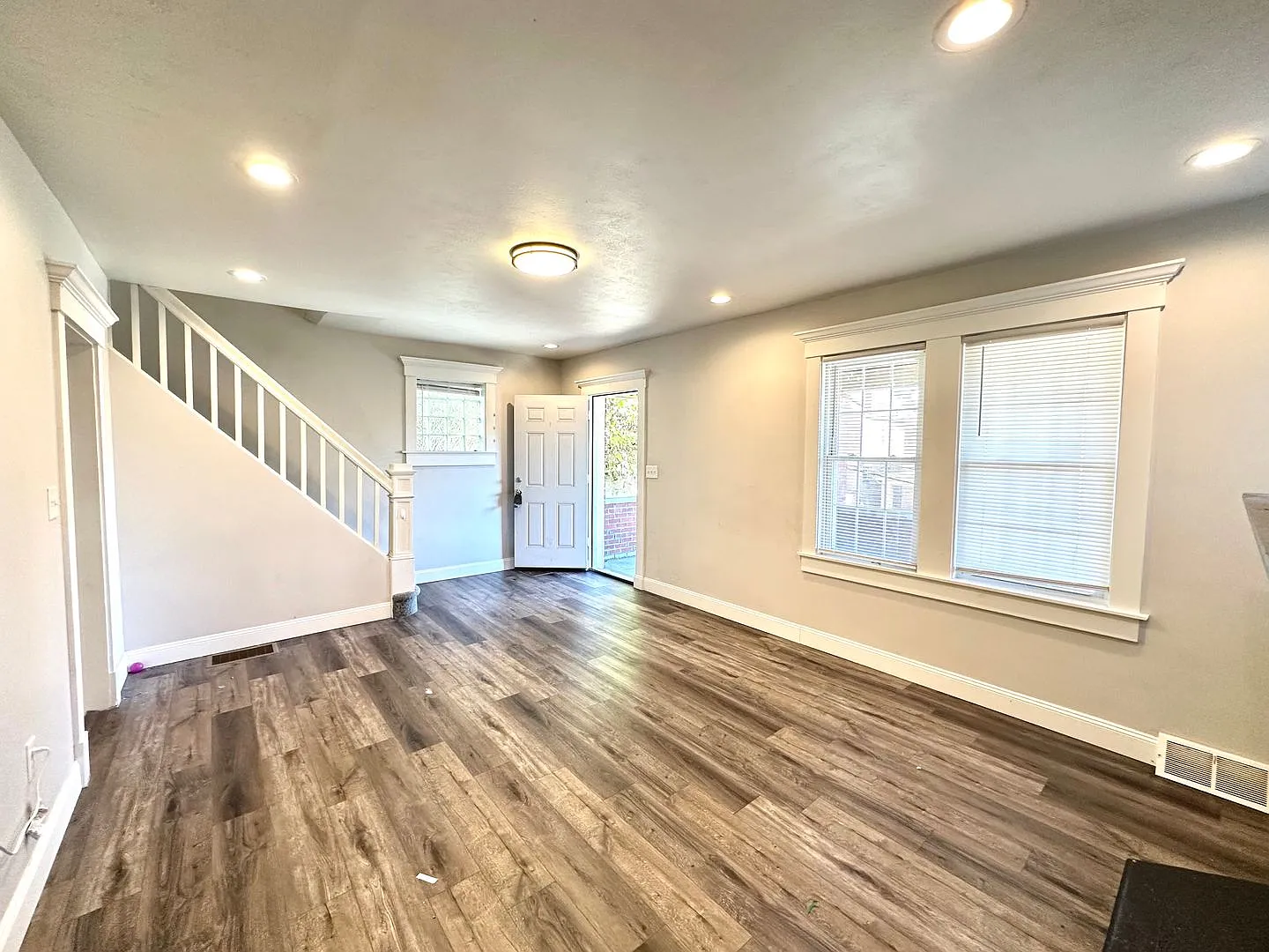 Updated 3 Bedroom, 1 Bath Home on a Quiet Dead-End Street in Carrick - Available 11/15! — Photo 4