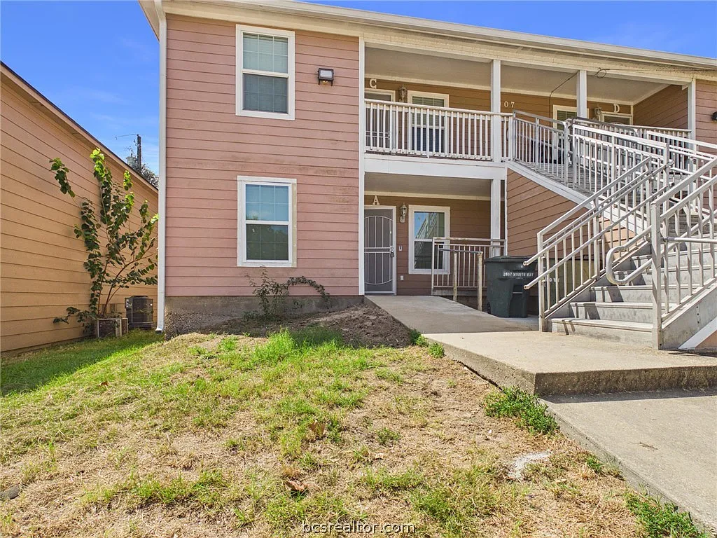 2 bed, 950 sqft, $1,000 — Photo 1