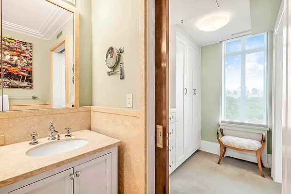 Sold by Sotheby's International Realty | media 16