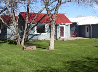 911 8th Ave NW, Choteau, MT 59422
