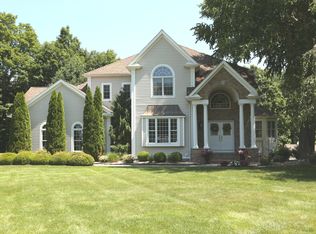 78 Metacomet Vw, Southington, CT 06489