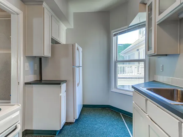 Marlborough, 2110 NW Flanders St APT 32, Portland, OR 97210