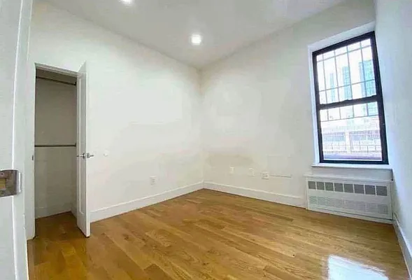 Rented by EastMount Realty LLC | media 3