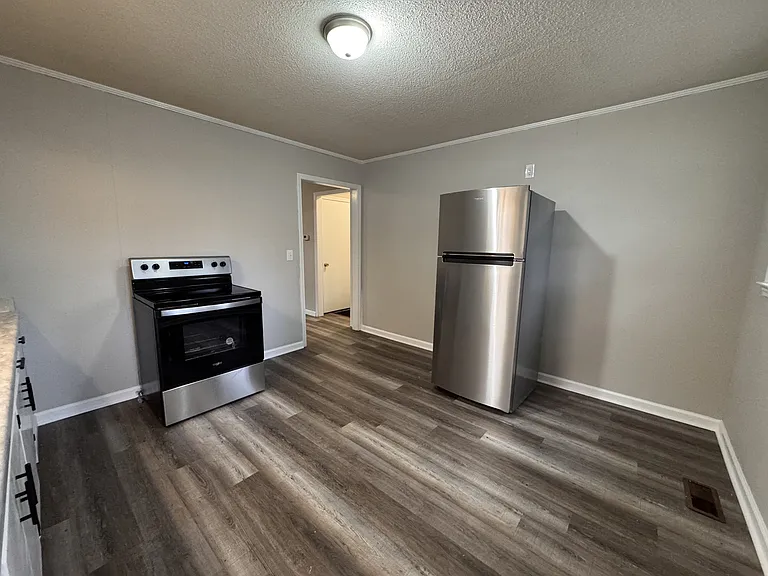170 Queens Rd #3 — Photo 4