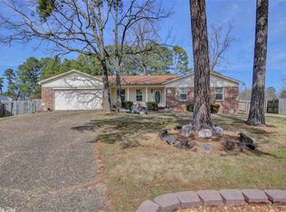 18 Pinecrest Ln, Maumelle, AR 72113
