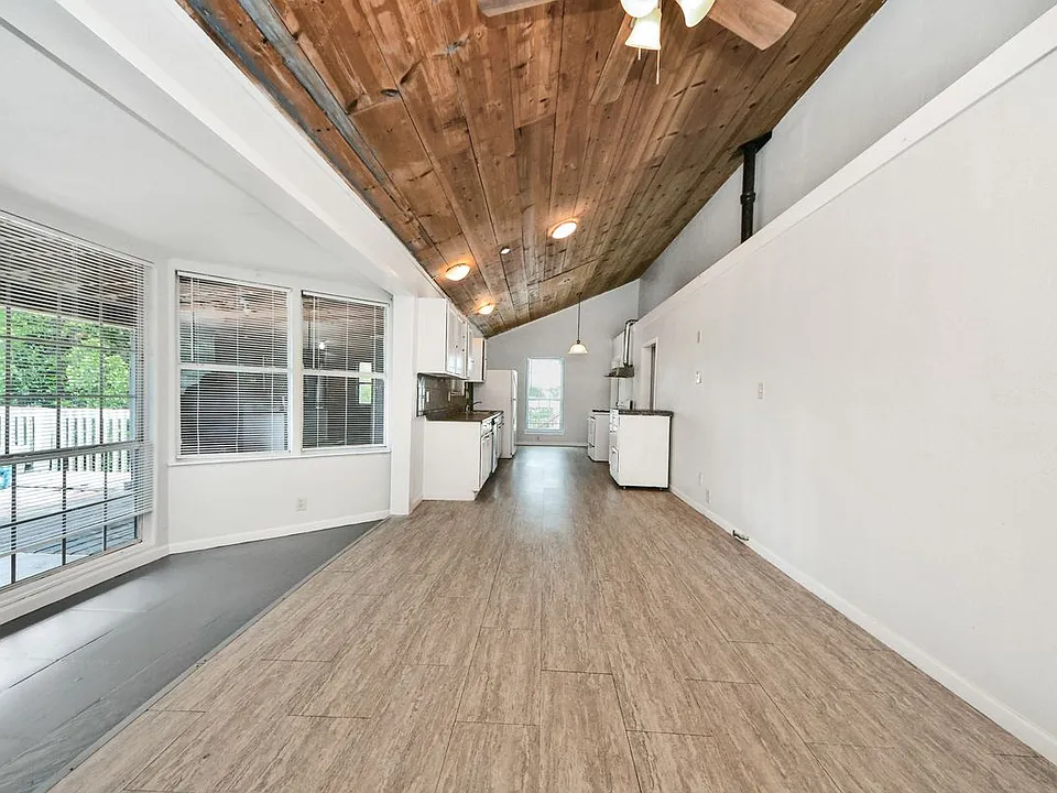 814 Broadway St #J-A