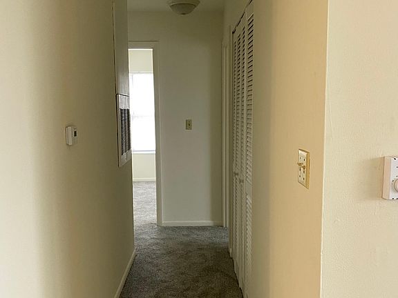 5th image of 8 W Northwood Dr APT 12
