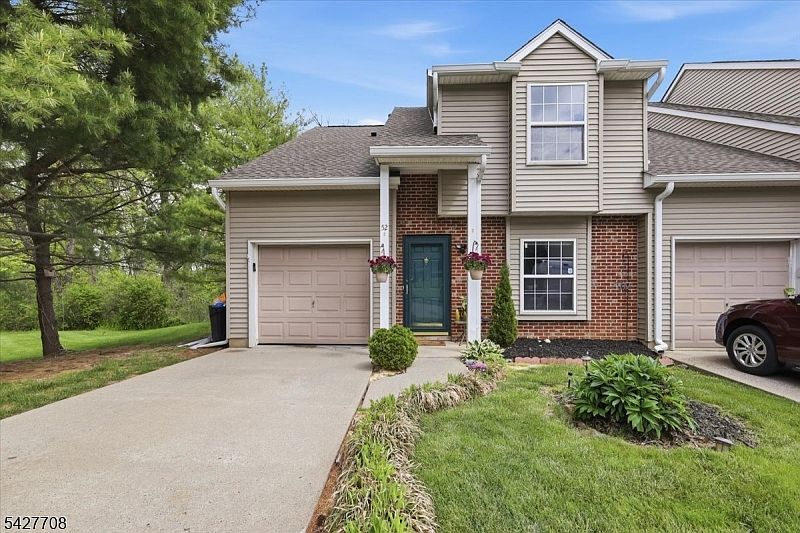 1st image of 52 Cambridge