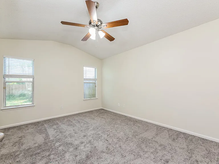 3815 Purcellville Ct — Photo 10