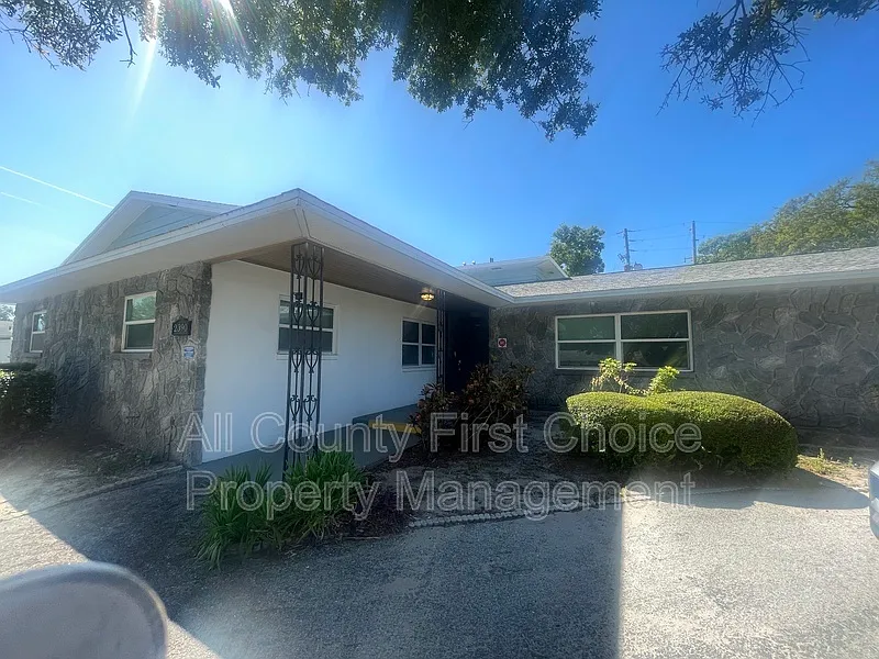 2 bed, 1.0 bath, 920 sqft, $1,495 — Photo 1