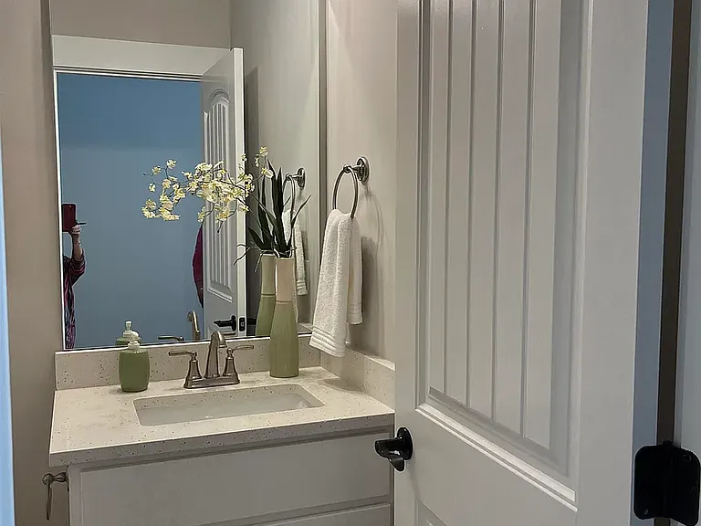 1050 Legend Dr — Photo 16