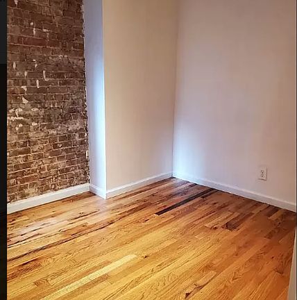 4th image of 449 W 37th St APT 4FE