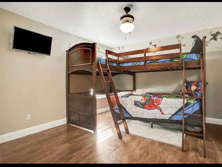 402 Ballyshannon Dr — Photo 18