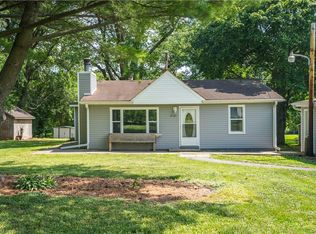 2105 E Leland Ave, Des Moines, IA 50320