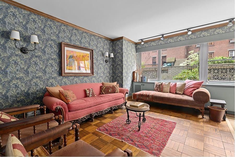 1st image of 15 W 72nd St APT 1E