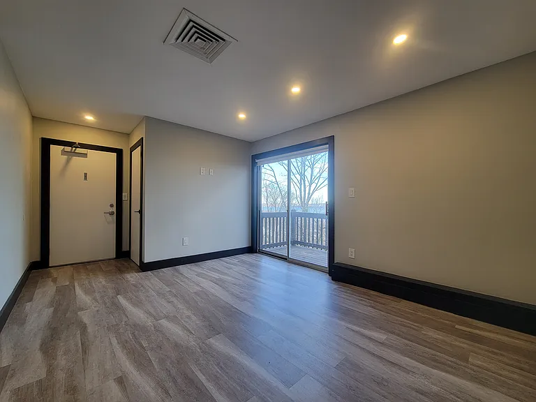 8-12 South Blvd #202 — Photo 4