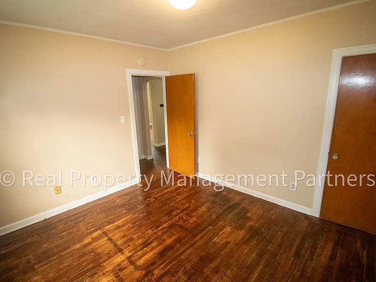 772 Hubbard St NE — Photo 18