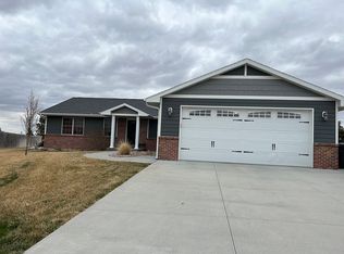 435 Legends Ln, Geneva, NE 68361