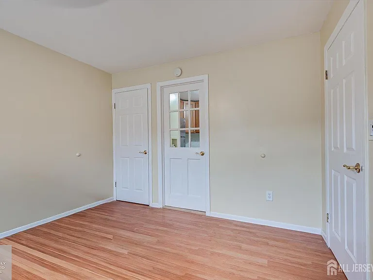 434 College Dr — Photo 13