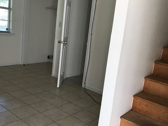 3rd image of 807 Arkridge Cir