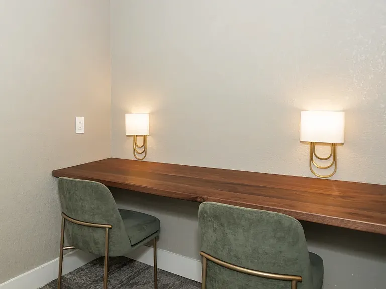 El Macero Apartments — Photo 14