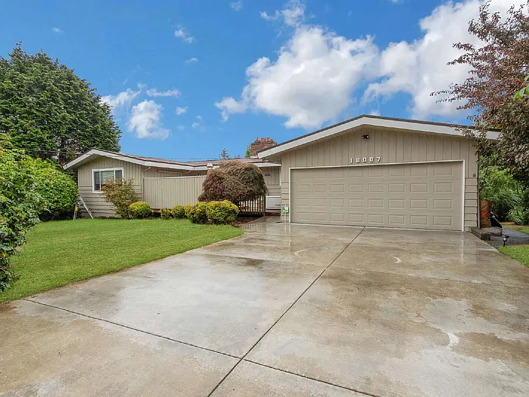 18007 113th Ave SE #UPPER — Photo 1