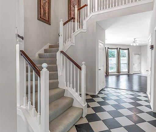 grand 2 story entry