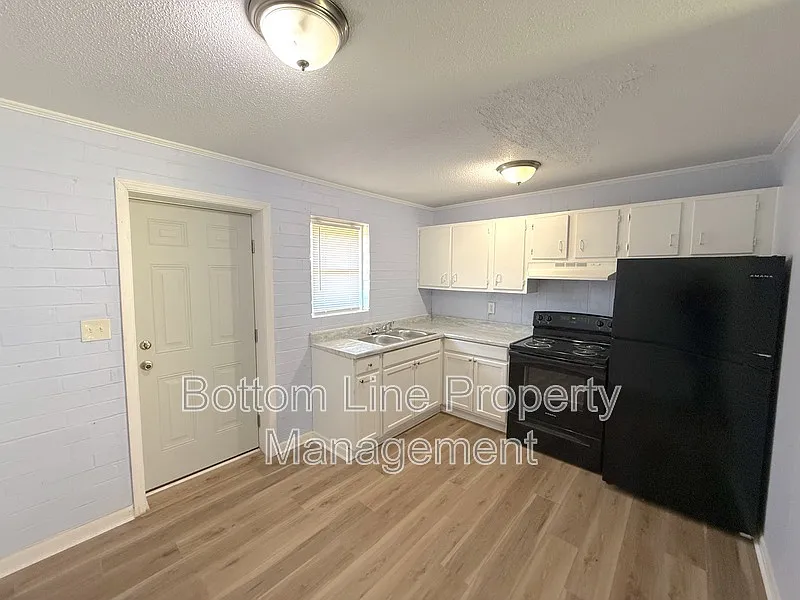 2 bed, 1.0 bath, 800 sqft, $800 — Photo 4