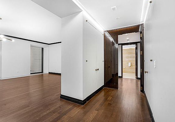 5th image of 53 W 53rd St #18C