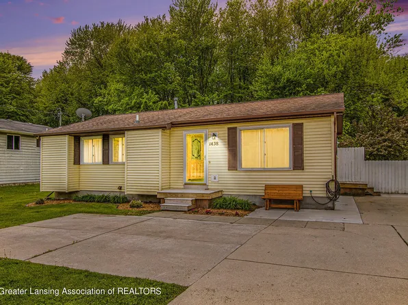 1438 Water St, Eaton Rapids, MI 48827