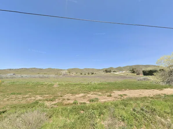 98 Corner Eliz Lake Rd, Palmdale, CA 93551