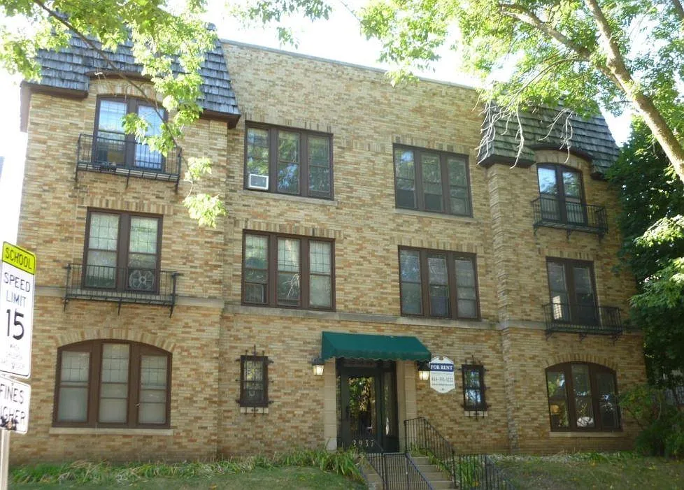 2 bed, 1000 sqft, $1,450 — Photo 2