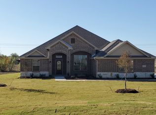 215 Single Tree Rd, Decatur, TX 76234