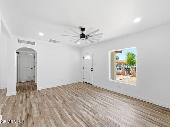 3rd image of 7715 Hacienda Ave