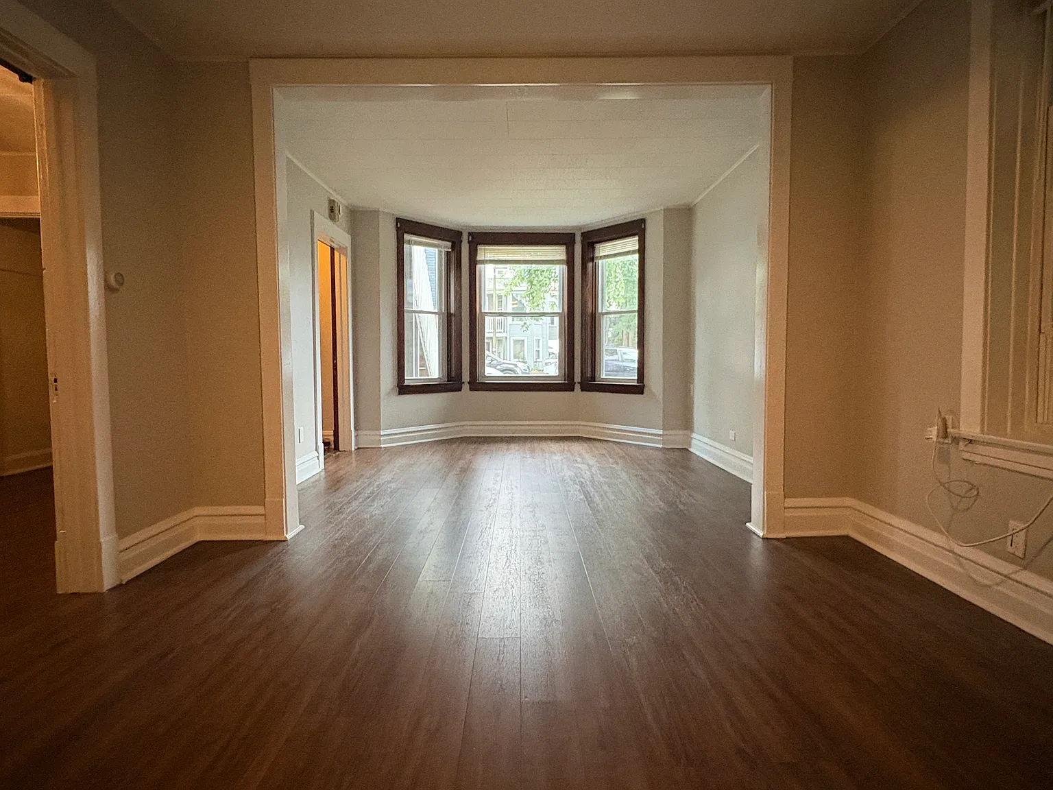 2 bed, 900 sqft, $1,700 — Photo 3
