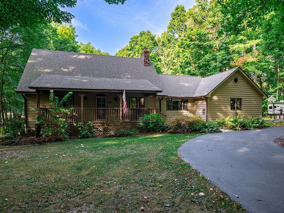 1st image of 1610 Secluded Woods Dr
