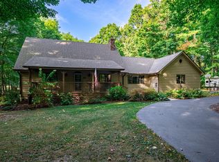 1610 Secluded Woods Dr, Rockford, IL 61107