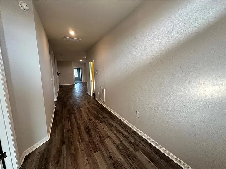 544 Gadsden Ln — Photo 6