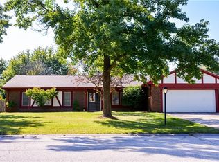 920 Monteray Rd, Greenwood, IN 46143