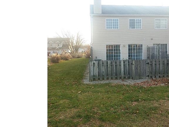 3rd image of 18 Caraway Ct