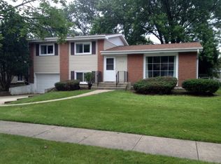 733 Magnolia Cir, Lombard, IL 60148