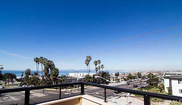 1st image of 406 Calle Miramar